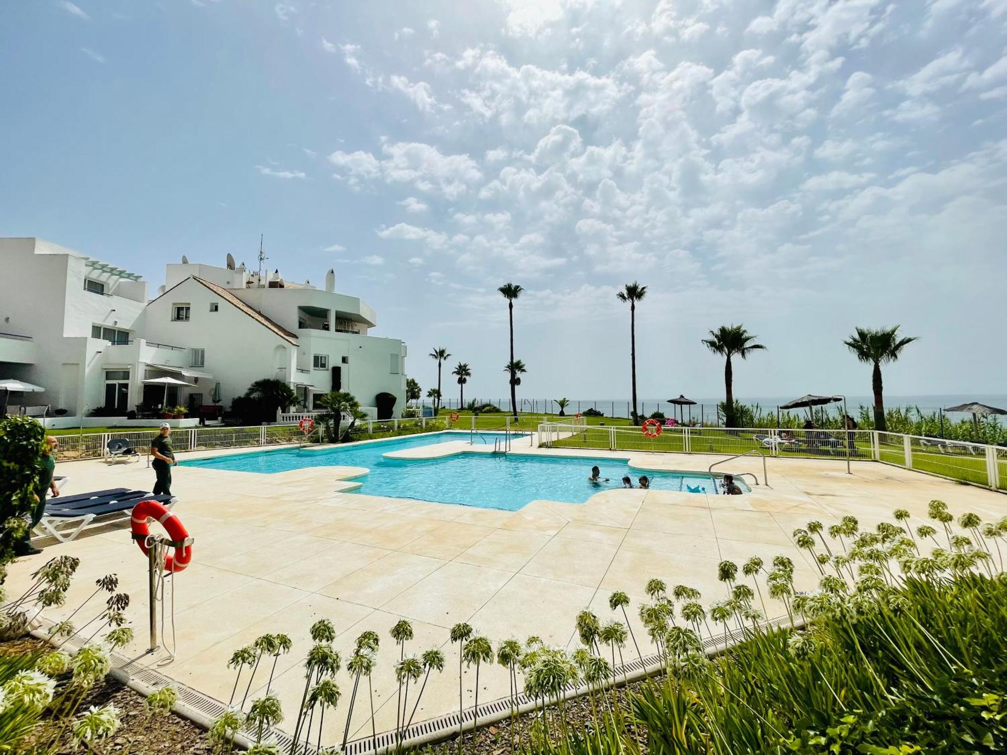 Bahia de CasaresSea Breeze Retreat - Golf Getawayアパートメント エクステリア 写真